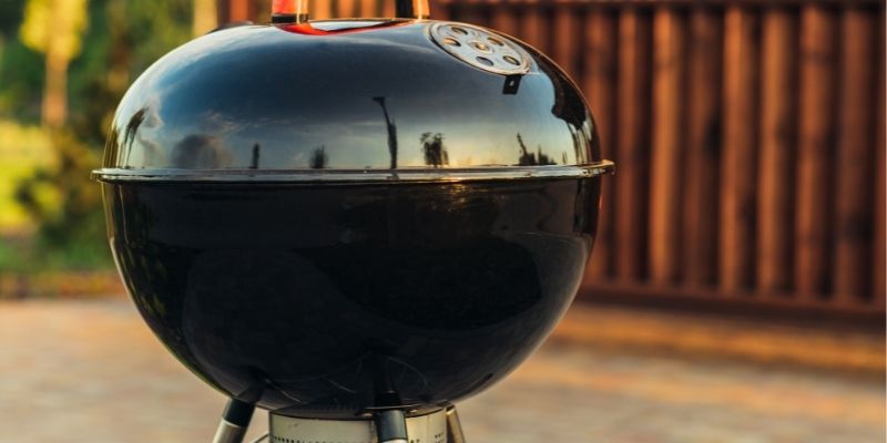 Kettle-Style Charcoal BBQ